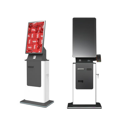 I contanti del chiosco di pagamento di self service della stazione di paga di parcheggio pagano indietro