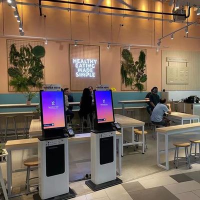 Scanner QR e lettore RFID Supermercato Chiosco di self checkout per transazioni veloci
