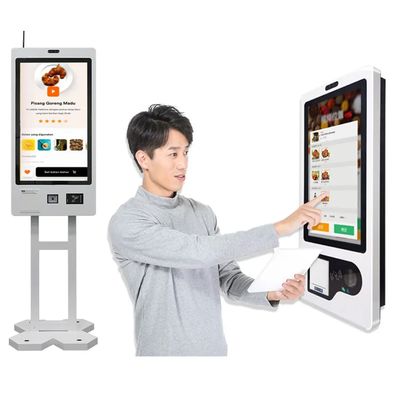 Chiosco di self-order con lettore QR e RFID per transazioni sicure